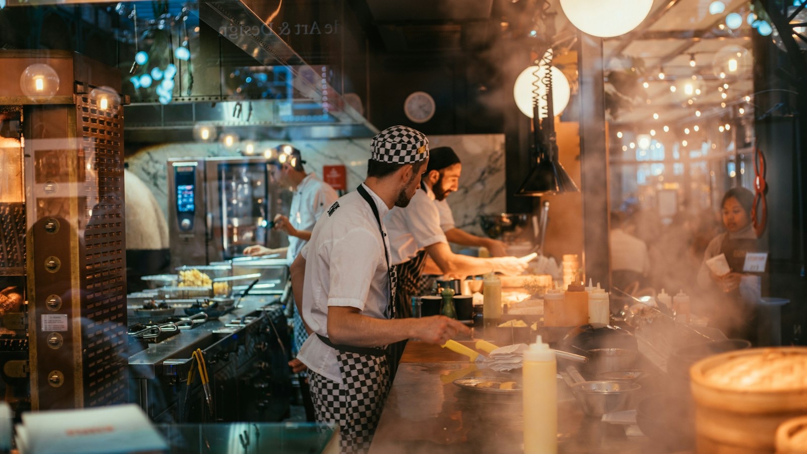 How to Reduce Employee Turnover in Restaurants illustrated with a relevant scene